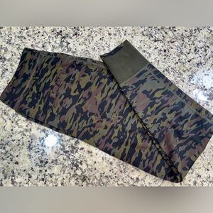 Alphalete Men’s Premium Trace Joggers (Identity Joggers)